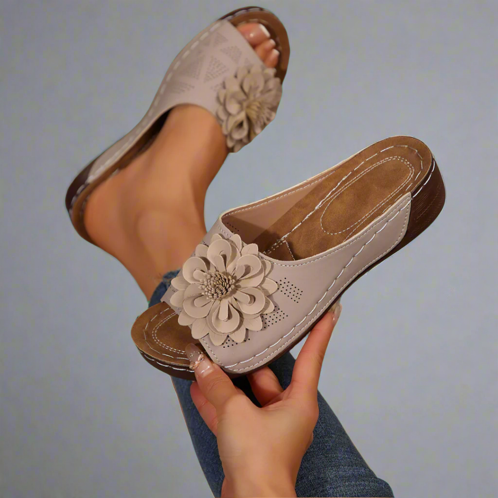 CWS Jolanda | Elegant Orthopaedic Sandals with Floral Pattern