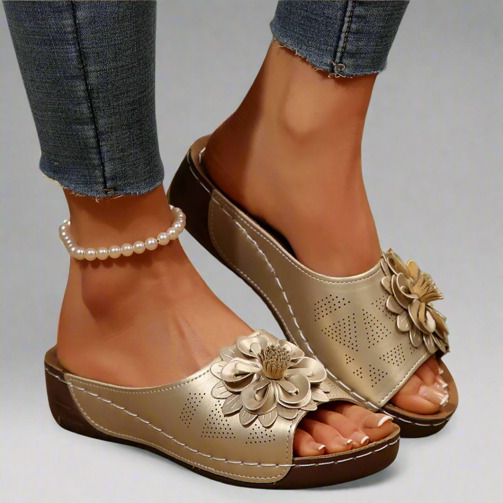 CWS Jolanda | Elegant Orthopaedic Sandals with Floral Pattern