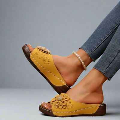 CWS Jolanda | Elegant Orthopaedic Sandals with Floral Pattern
