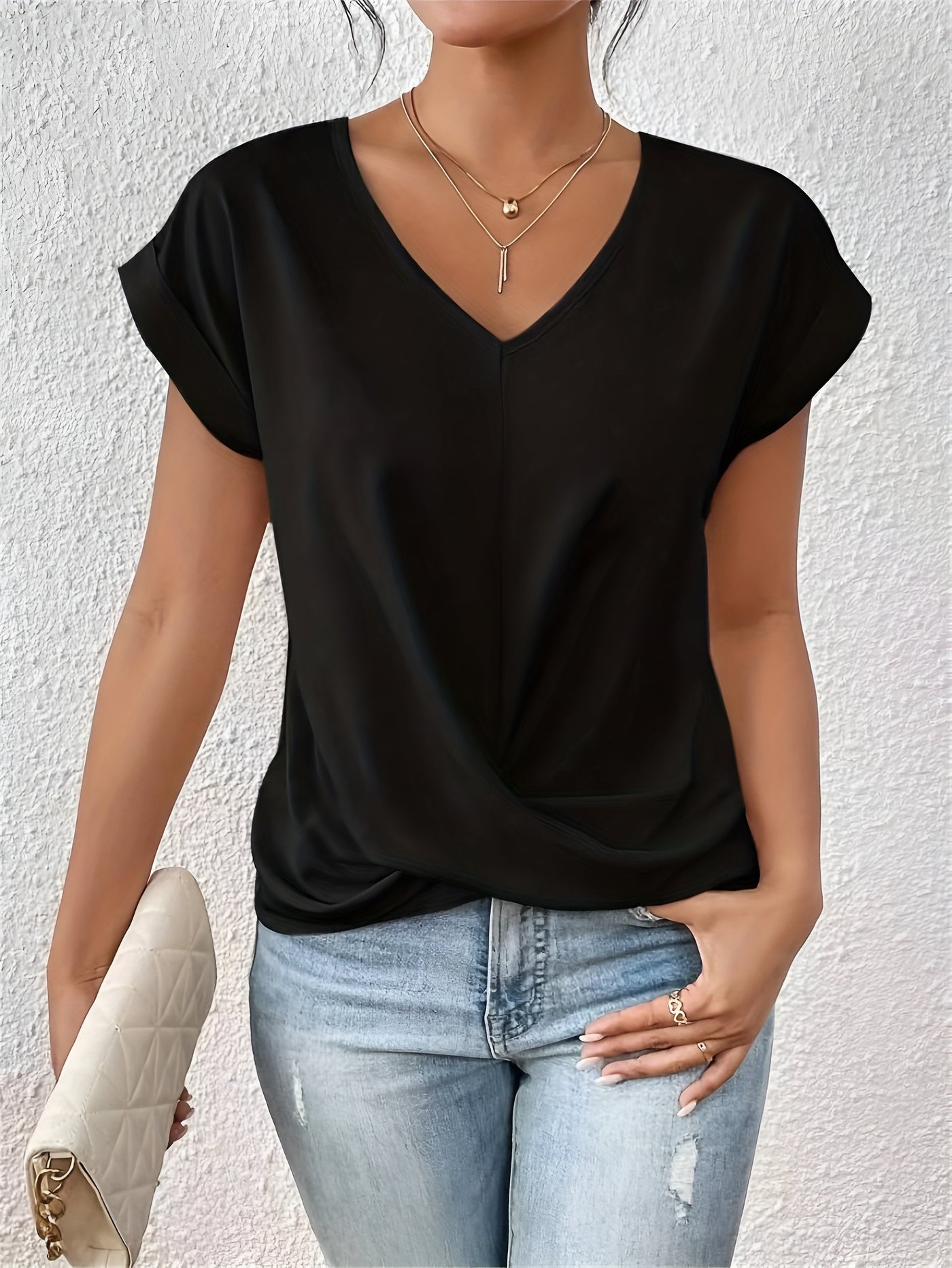 Sophie™ | Casual T-shirt with V-neck heart