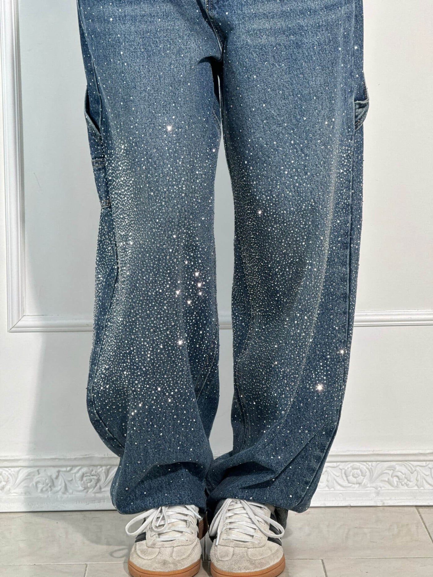 Jolene - High-waisted trousers, wide legs and button pockets