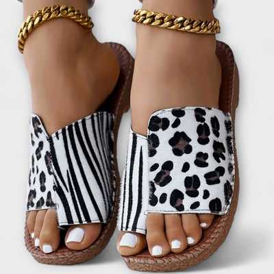 Bicolor slippers met luipaardprint