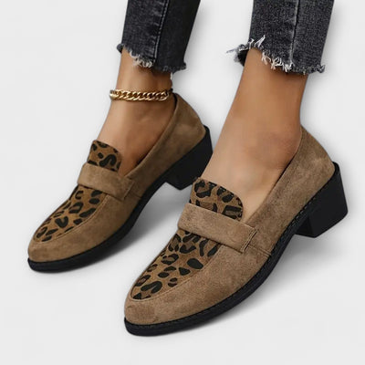 KARLA - Elegant women's shoes with a leopard print