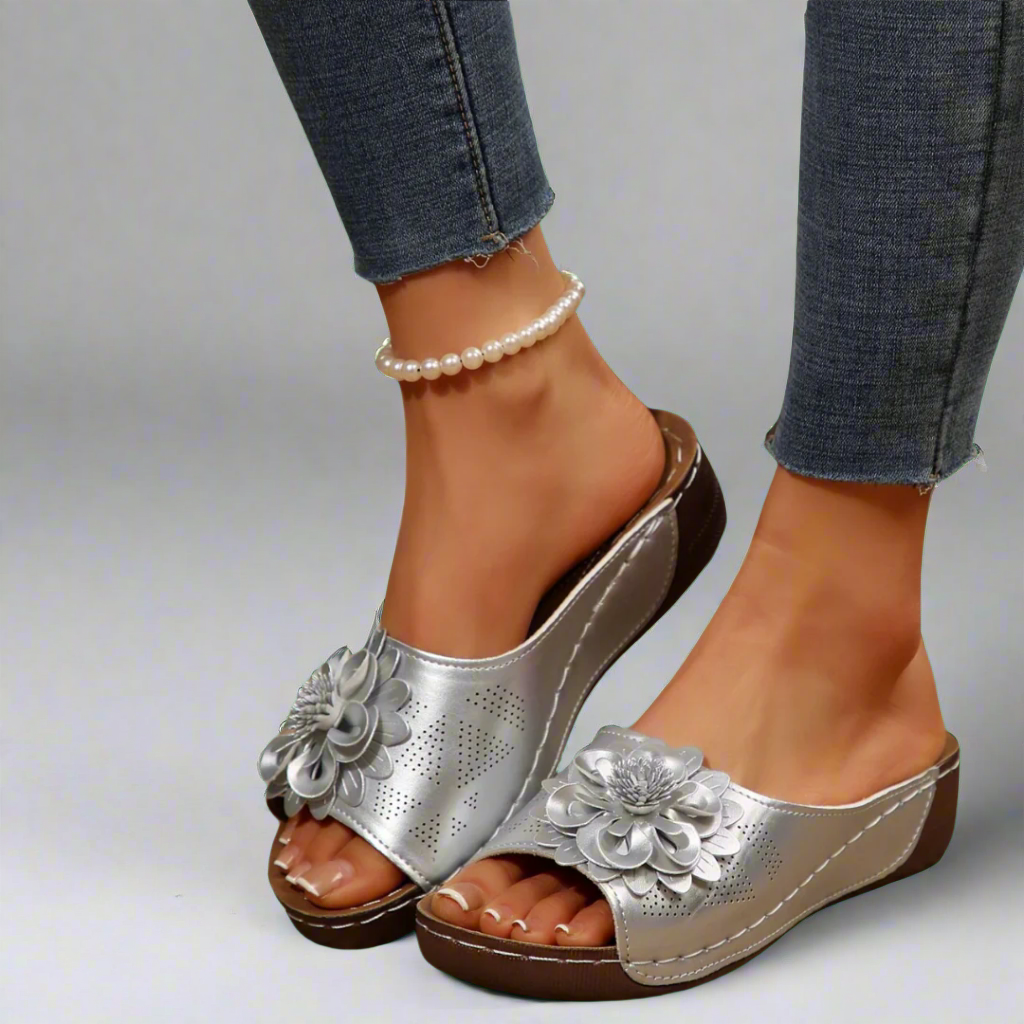 CWS Jolanda | Elegant Orthopaedic Sandals with Floral Pattern