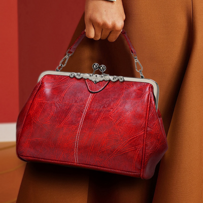 Mila | Timeless vintage bag with elegant flap clasp