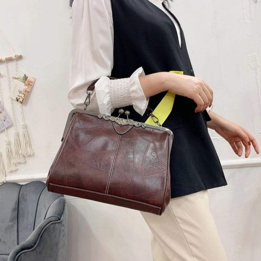 Mila | Timeless vintage bag with elegant flap clasp