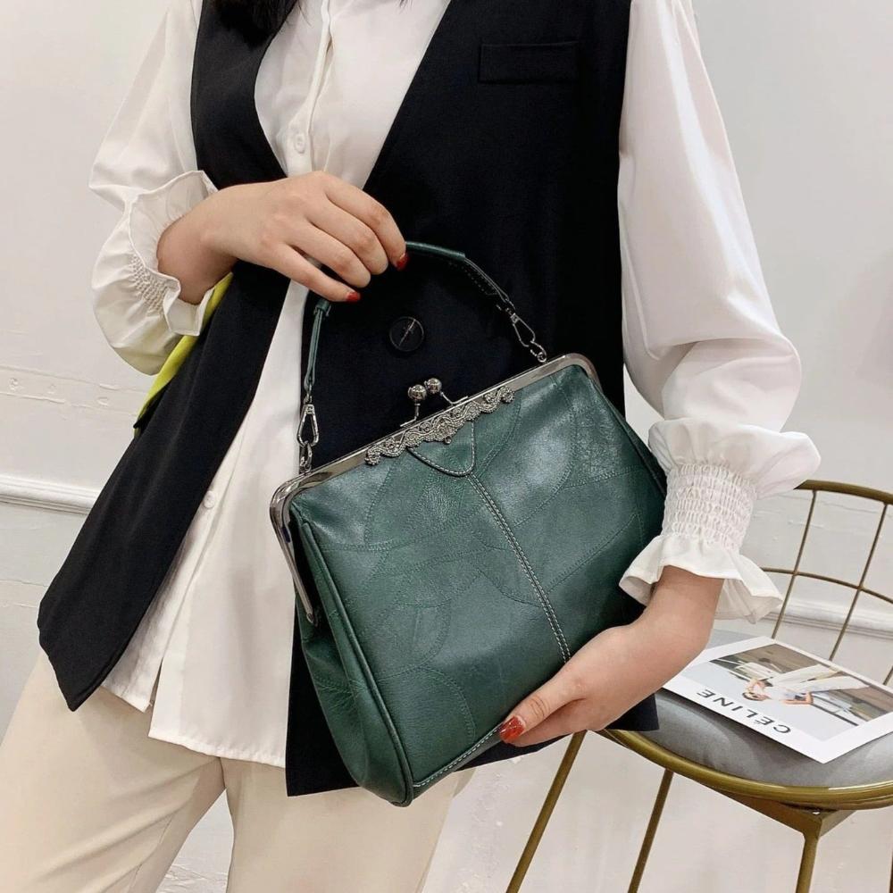 Mila | Timeless vintage bag with elegant flap clasp