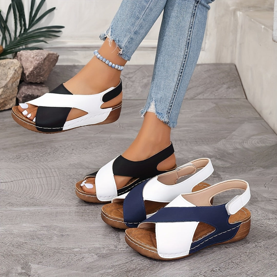 Casual sandals with open toe