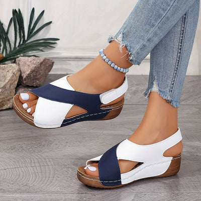 Casual sandals with open toe
