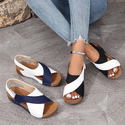 Casual sandals with open toe